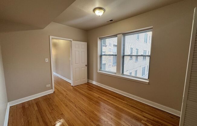 2 beds, 1 bath, $1,150, Unit 4840 #2N