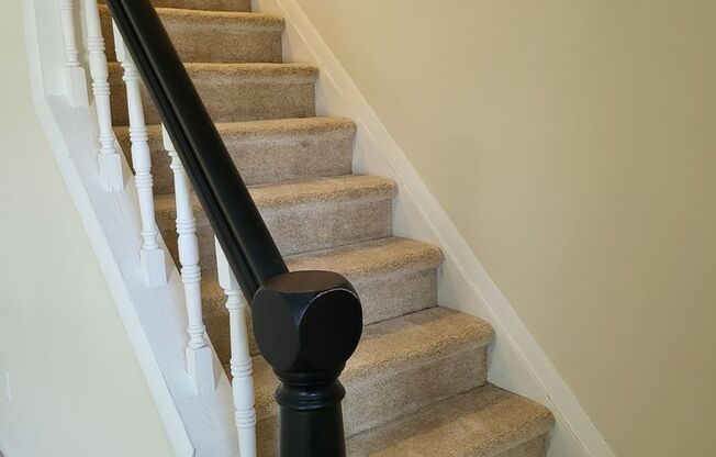 RARE 3-Bed Townhome in Fox Ridge Manor!