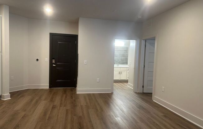 1 bed, 1 bath, 796 sqft, $1,925, Unit 119-A5