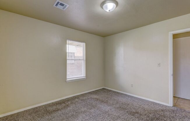 3 beds, 1 bath, $1,195