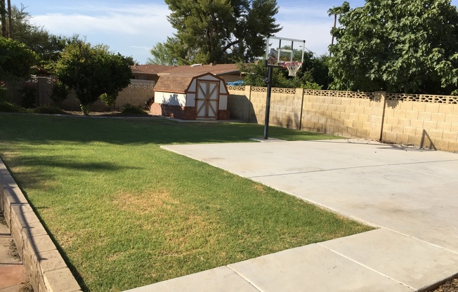 3 beds, 2 baths, $2,800