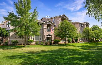 Sterling Oaks Luxury Apartments