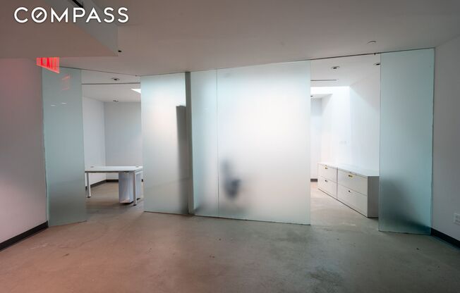 428 W 54 ST