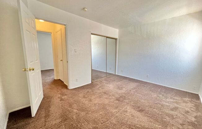 2 beds, 1.5 baths, 800 sqft, $1,055, Unit Unit 8
