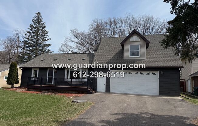 Roseville House in Secluded Midland Hills, Updated Kitchen, Large Primary Suite, Family Room