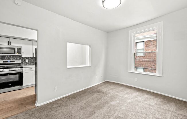 1 bed, 1 bath, 800 sqft, $1,049, Unit 5554 Avondale Pl Unit #4