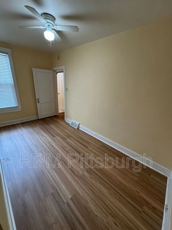 205 Lehigh Ave #2
