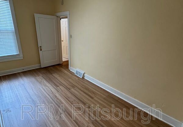 205 Lehigh Ave #2