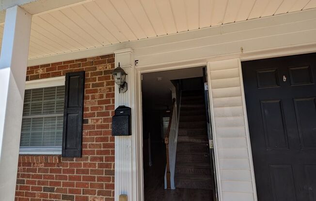Cozy condo located in the Williamsburg on Commonwealth community minutes from Plaza Midwood!
