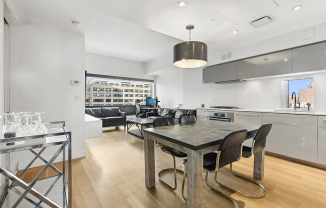 123 3 AVE