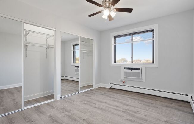 2 beds, 1 bath, $1,975, Unit 543