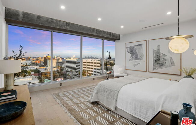 3 beds, 4 baths, 3,580 sqft, $29,900, Unit PHE