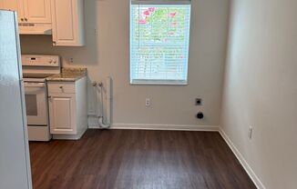 2 beds, 1.5 baths, 809 sqft, $1,345, Unit 22