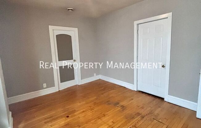 1686 B N VAN BUREN ST