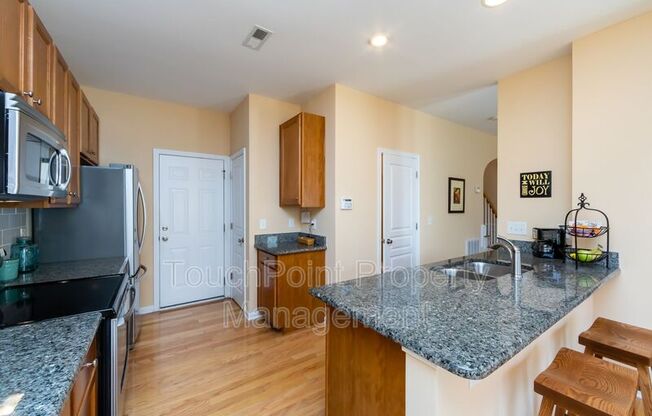 1042 KENSROWE LN