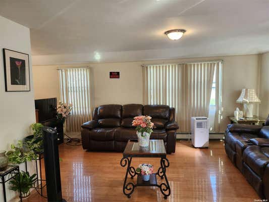 2 beds, 1 bath, 800 sqft, $2,800