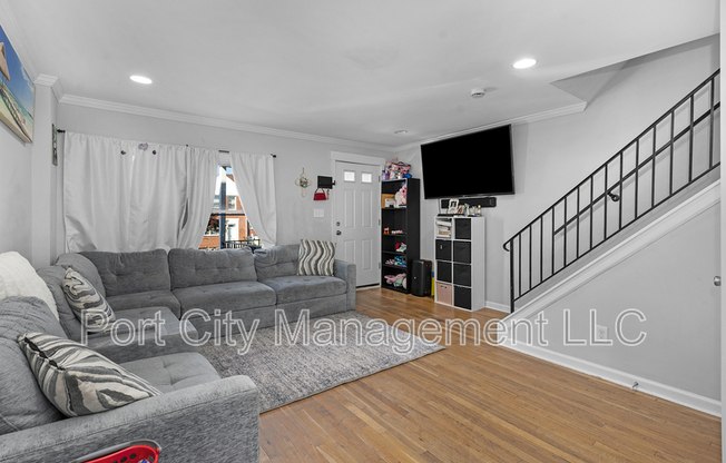 944 DALTON AVE