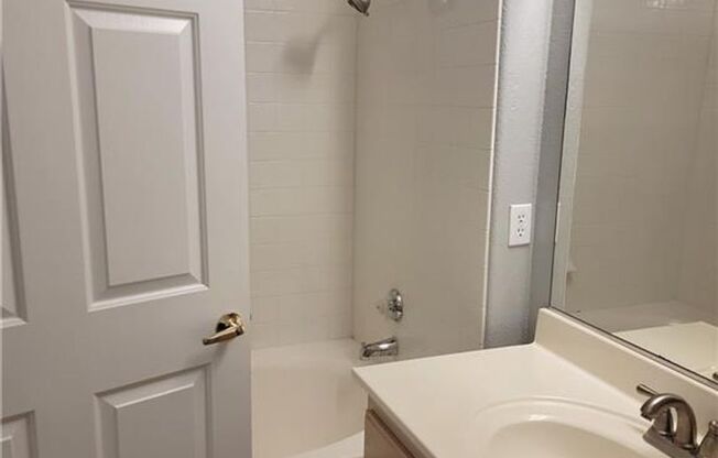 2 beds, 2 baths, $1,495, Unit Building 1