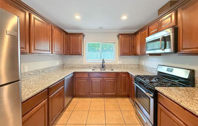 Great 3B/2BA Home in Spring Valley!