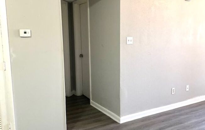 2 beds, 1 bath, $820