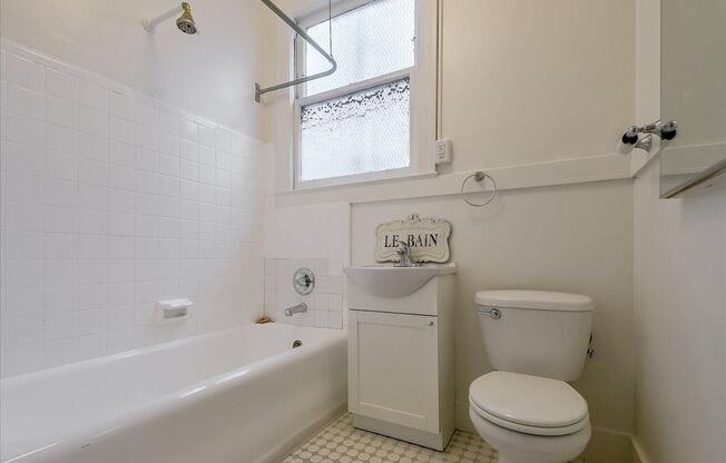 1 bed, 1 bath, $2,950, Unit 23