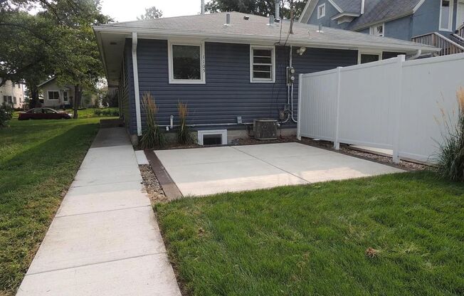 4 beds, 2 baths, $2,100, Unit 1105 22nd Ave SE