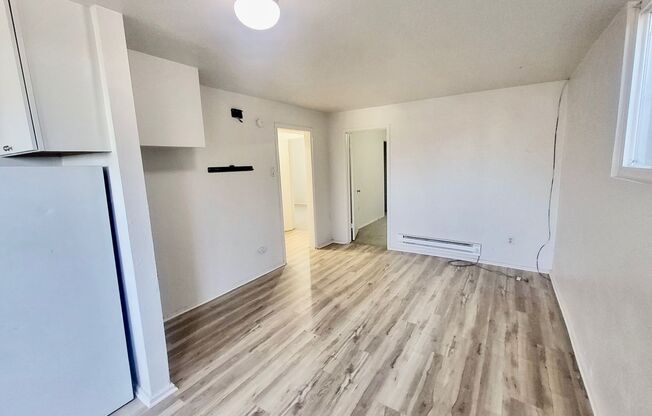 2 beds, 1 bath, 866 sqft, $1,095, Unit 2