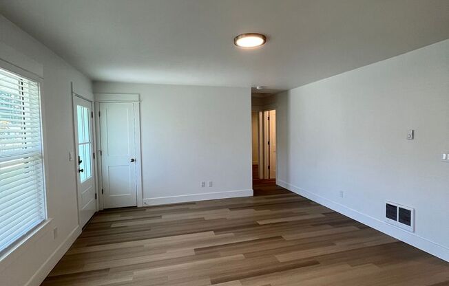 2 beds, 1 bath, $1,895, Unit 10