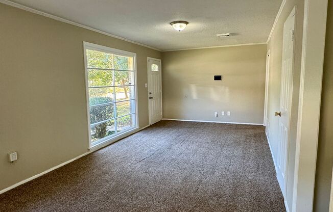 3 beds, 1 bath, $995