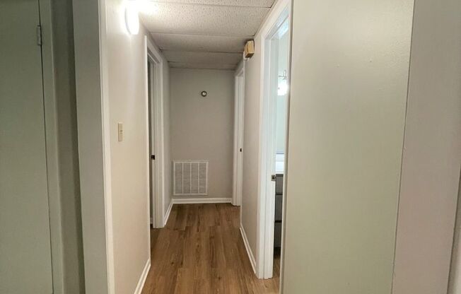 2 beds, 1 bath, $1,175, Unit Apt 3