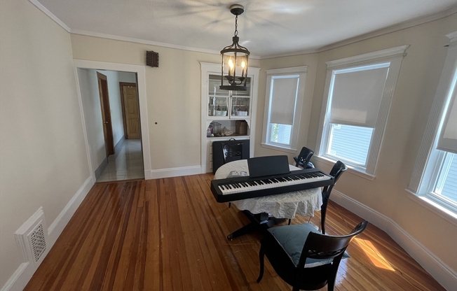 39 MONTFERN AVE