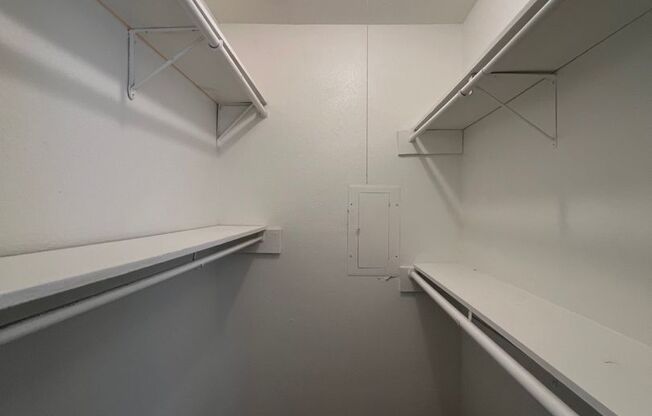 1 bed, 1 bath, 660 sqft, $1,000, Unit 1204