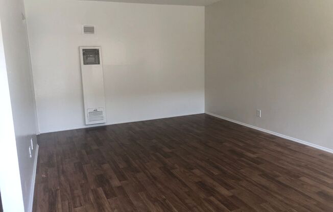 1 bed, 1 bath, $1,800, Unit 11