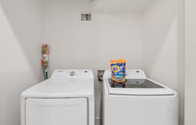 1 bed, 2 baths, $1,799, Unit 314