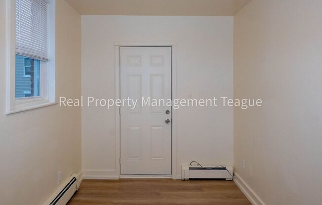 2 beds, 1 bath, $1,350, Unit Apt 2