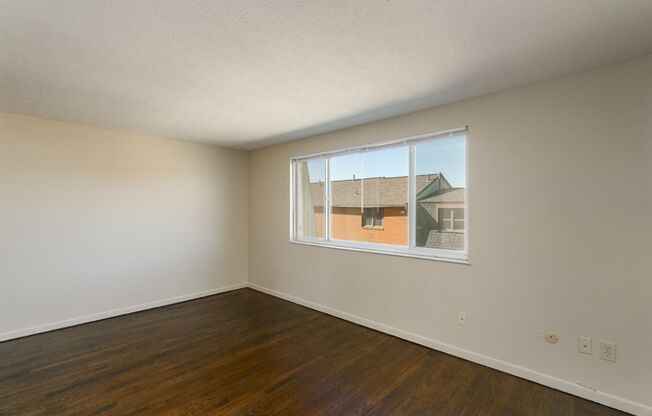 2 beds, 1.5 baths, $1,400, Unit 411 E Buttles Ave Apt. J