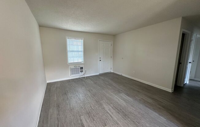 2 beds, 1 bath, $950