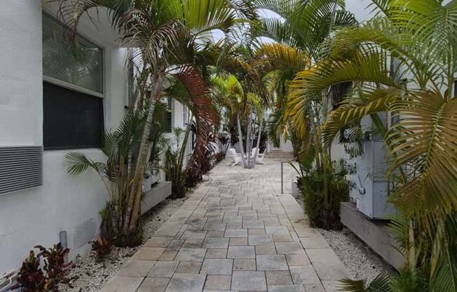 Studio, 1 bath, 575 sqft, $1,595, Unit 12