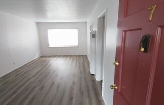 1 bed, 1 bath, 720 sqft, $1,695, Unit 7