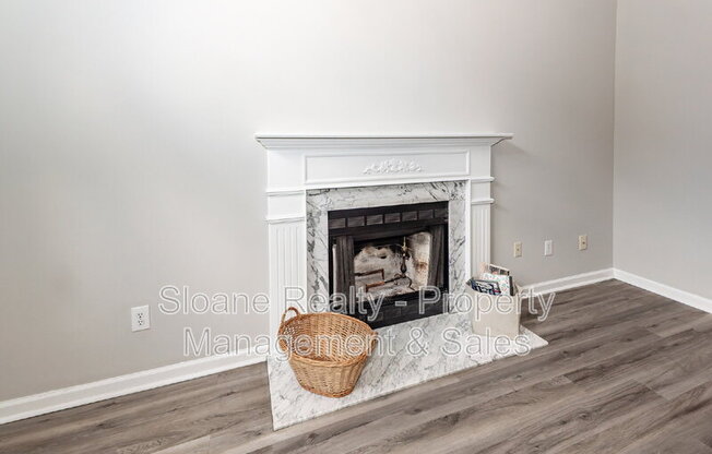 458 PLANTERS TRCE DR