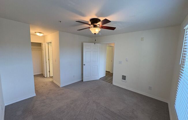 2 beds, 2 baths, 1,018 sqft, $1,550, Unit 354-2013