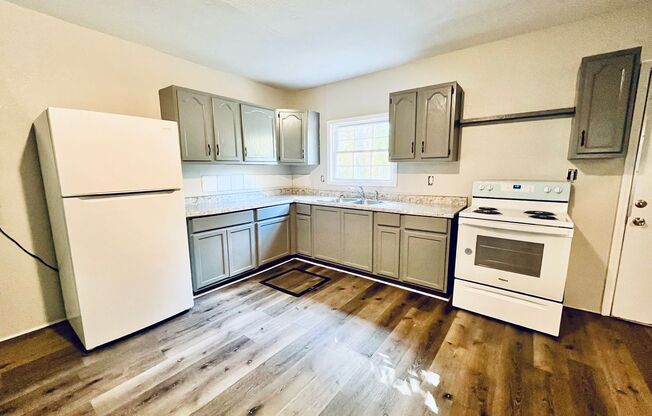 2 beds, 1 bath, $895