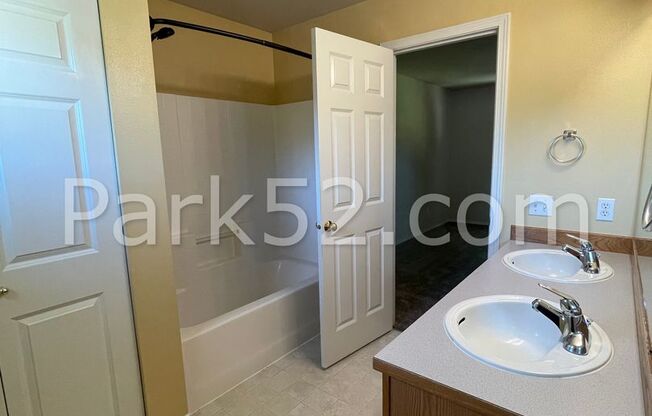 3 beds, 2.5 baths, $2,395