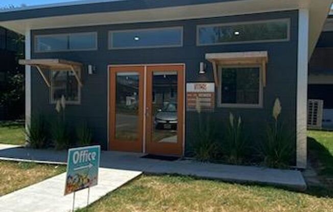 2 beds, 1 bath, 800 sqft, $1,199, Unit 1809-104