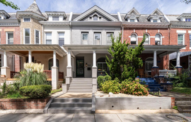 1343 MERIDIAN PL NW