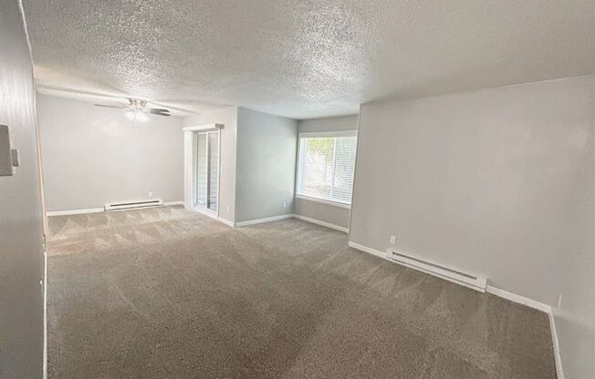 2 beds, 1 bath, 700 sqft, $1,795, Unit A17