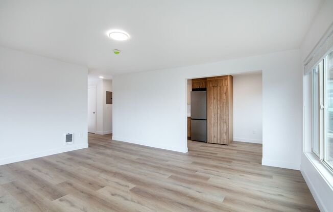 2 beds, 1 bath, 867 sqft, $3,225, Unit 102