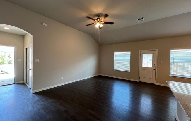 Luxury Duplex 3/2 in Seguin