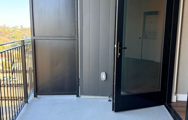 Studio, 1 bath, 362 sqft, $1,950, Unit 610