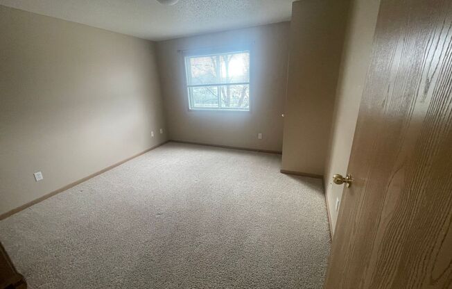 2 beds, 1 bath, 1,116 sqft, $1,210, Unit 1225